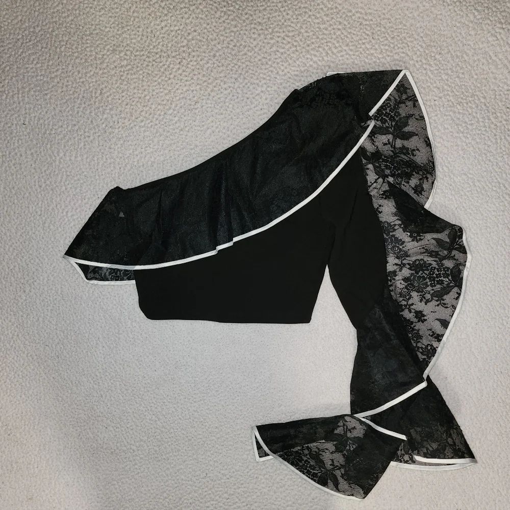 NWT Gorgeous , Akira , 2 Peice Stunning Ruffled Pants , With Matching Top - Picture 8 of 15